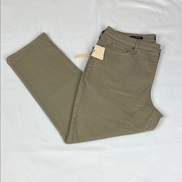 NYDJ New Women’s 18P Lift x Tuck Technology Emma Relaxed Slender Jean - Picture 1 of 9